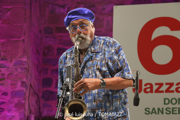 Joe Lovano's Paramount Quartet (61 Jazzaldia 2026. Donosti. 2026-07-23) Por José Luis Luna Rocafort [INSTANTZZ AKA Galería fotográfica AKA Fotoblog de jazz, impro… y algo más] - Tomajazz - Joe Lovano's Paramount Quartet actuó en el 61 Jazzaldia 2026. José Luis Luna Rocafort lo retrata en INSTANTZZ. Con Joe Lovano, Julian Lage, Santi Debriano, Will Calhoun