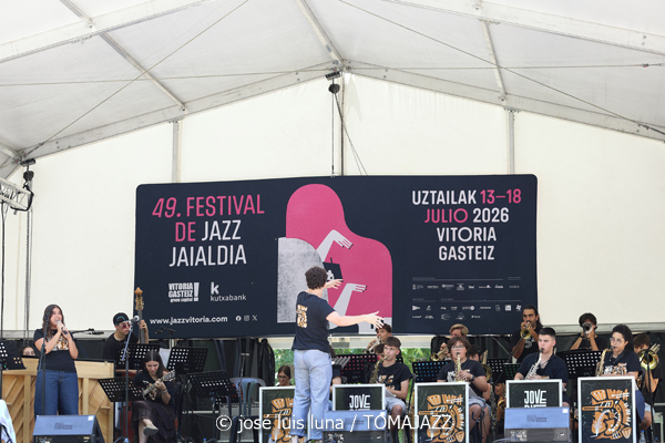 Sedajazz Jove Big Band (49 Festival de Jazz de Vitoria-Gasteiz 2026. 2026-07-11) Por José Luis Luna Rocafort [INSTANTZZ AKA Galería fotográfica AKA Fotoblog de jazz, impro… y algo más] - Tomajazz - Sedajazz Jove Big Band actuó en el 49 Festival de Jazz de Vitoria-Gasteiz 2026. José Luis Luna Rocafort lo retrata en INSTANTZZ