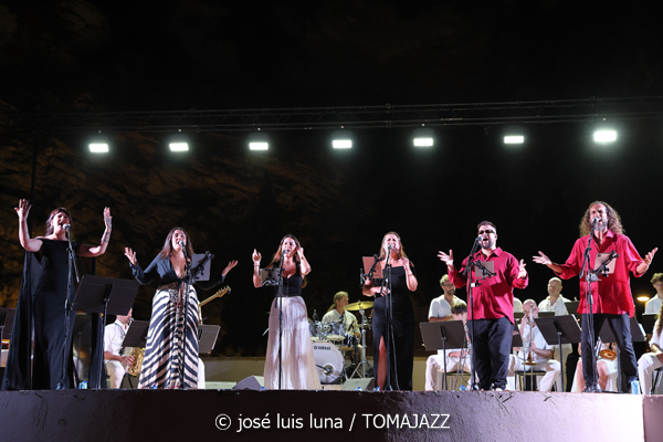 Gospel Lab & Big Band Ciutat d'Eivissa (38 Eivissa Jazz Festival. 2026-09-02) Por José Luis Luna Rocafort [INSTANTZZ AKA Galería fotográfica AKA Fotoblog de jazz, impro… y algo más] - Tomajazz - Gospel Lab & Big Band Ciutat d'Eivissa actuaron en el 38 Eivissa Jazz Festival 2026. José Luis Luna Rocafort lo retrata en INSTANTZZ