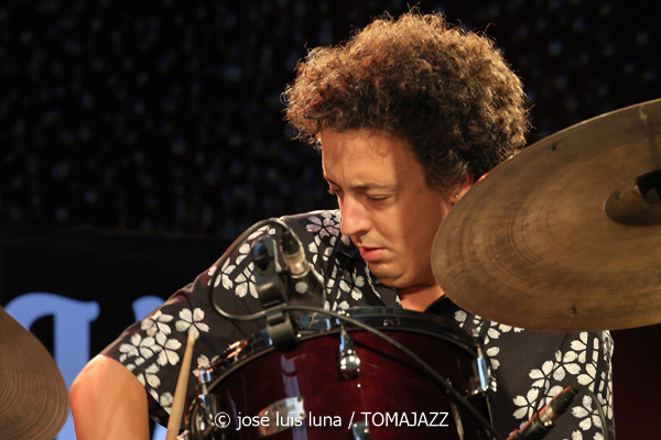 Irene Reig Quartet (49 Festival de Jazz de Vitoria-Gasteiz 2026. 2026-07-16) Por José Luis Luna Rocafort [INSTANTZZ AKA Galería fotográfica AKA Fotoblog de jazz, impro… y algo más] - Tomajazz - Irene Reig Quartet actuó en el 49 Festival de Jazz de Vitoria-Gasteiz 2026. José Luis Luna Rocafort INSTANTZZ retrata el concierto. Con Irene Reig, Xavi Torres, Pau Sala, Andreu Pitarch