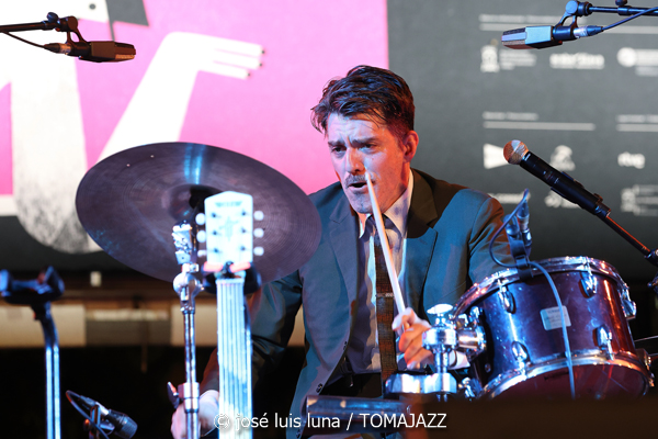 Michelle David & The Tru-tones (49 Festival de Jazz de Vitoria-Gasteiz 2026. 2026-07-11) Por José Luis Luna Rocafort [INSTANTZZ AKA Galería fotográfica AKA Fotoblog de jazz, impro… y algo más] - Tomajazz - Michelle David & The Tru-tones actuaron en el 49 Festival de Jazz de Vitoria-Gasteiz 2026. José Luis Luna Rocafort lo retrata en INSTANTZZ.