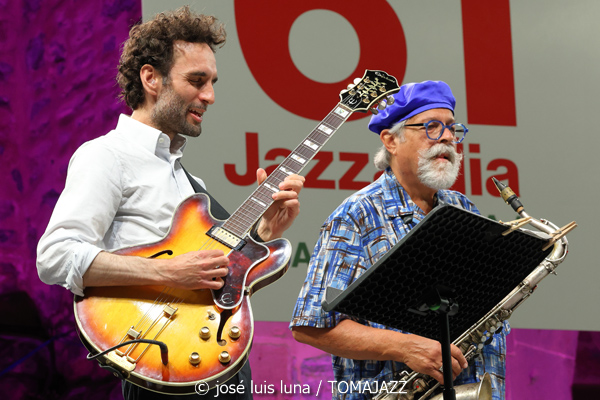 Joe Lovano's Paramount Quartet (61 Jazzaldia 2026. Donosti. 2026-07-23) Por José Luis Luna Rocafort [INSTANTZZ AKA Galería fotográfica AKA Fotoblog de jazz, impro… y algo más] - Tomajazz - Joe Lovano's Paramount Quartet actuó en el 61 Jazzaldia 2026. José Luis Luna Rocafort lo retrata en INSTANTZZ. Con Joe Lovano, Julian Lage, Santi Debriano, Will Calhoun