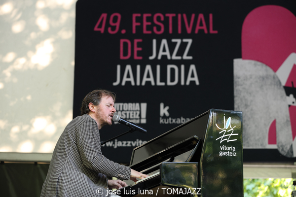 Paul San Martín meets Broken Horns (49 Festival de Jazz de Vitoria-Gasteiz 2026. 2026-07-11) Por José Luis Luna Rocafort [INSTANTZZ AKA Galería fotográfica AKA Fotoblog de jazz, impro… y algo más] - Tomajazz - Paul San Martín meets Broken Horns actuó en el 49 Festival de Jazz de Vitoria-Gasteiz 2026. José Luis Luna Rocafort lo retrata en INSTANTZZ. Con Paul San Martín, Abdell Bbop, Romain Gratalon, Jon Celestino, Pablo Maza, Javier Jaukikoa