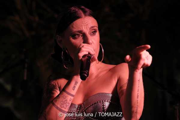 Jive At Nine & Swingin' Tonic (38 Eivissa Jazz Festival. 2026-09-01) Por José Luis Luna Rocafort [INSTANTZZ AKA Galería fotográfica AKA Fotoblog de jazz, impro… y algo más] - Tomajazz - Jive At Nine & Swingin' Tonic actuaron en el 38 Eivissa Jazz Festival. José Luis Luna Rocafort lo retrata en INSTANTZZ. Con Santiago Ramírez, Nauel Aschel, Vicent Tur, Víctor Ávila, Gustavo Gamaza, Jorge Ortíz, Iván Pacheco, Salvatore Licitra, Andreas Fernández, Sinead Cormican, Claudia Otelli