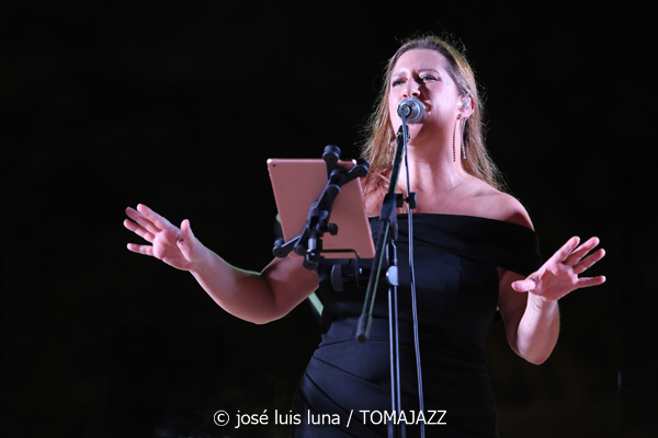 Gospel Lab & Big Band Ciutat d'Eivissa (38 Eivissa Jazz Festival. 2026-09-02) Por José Luis Luna Rocafort [INSTANTZZ AKA Galería fotográfica AKA Fotoblog de jazz, impro… y algo más] - Tomajazz - Gospel Lab & Big Band Ciutat d'Eivissa actuaron en el 38 Eivissa Jazz Festival 2026. José Luis Luna Rocafort lo retrata en INSTANTZZ