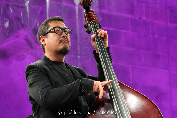 Cécile McLorin Salvant (61 Jazzaldia 2026. Donosti. 2026-07-24) Por José Luis Luna Rocafort [INSTANTZZ AKA Galería fotográfica AKA Fotoblog de jazz, impro… y algo más] - Tomajazz - Cécile McLorin Salvant actuó en el 61 Jazzaldia 2026. José Luis Luna Rocafort lo retrata en INSTANTZZ. Con Cécile McLorin Salvant, Sullivan Fortner, Yasushi Nakamura, Kyle Poole