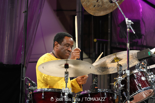 Joe Lovano's Paramount Quartet (61 Jazzaldia 2026. Donosti. 2026-07-23) Por José Luis Luna Rocafort [INSTANTZZ AKA Galería fotográfica AKA Fotoblog de jazz, impro… y algo más] - Tomajazz - Joe Lovano's Paramount Quartet actuó en el 61 Jazzaldia 2026. José Luis Luna Rocafort lo retrata en INSTANTZZ. Con Joe Lovano, Julian Lage, Santi Debriano, Will Calhoun