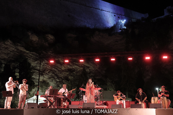 Ibossim Flamenco Ibiza (38 Eivissa Jazz Festival. 2026-09-02) Por José Luis Luna Rocafort [INSTANTZZ AKA Galería fotográfica AKA Fotoblog de jazz, impro… y algo más] - Tomajazz - Ibossim Flamenco Ibiza actuó en el 38 Eivissa Jazz Festival 2026. José Luis Luna Rocafort [INSTANTZZ Noemí Escudero, Pedro García "Brekón", Luis González "El Coco", Marcelo "Tumba Latimba", Carlos Sarduy, Aarón Puente, Omar Guzmán, Alain Ladrón de Guevara, Vicent Tur