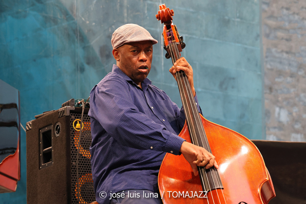 Azar Lawrence Quartet: John Coltrane, The Impulse Era! (61 Jazzaldia 2026. Donosti. 2026-07-24) Por José Luis Luna Rocafort [INSTANTZZ AKA Galería fotográfica AKA Fotoblog de jazz, impro… y algo más] - Tomajazz - Azar Lawrence Quartet: John Coltrane, The Impulse Era! actuó en el 61 Jazzaldia 2026. José Luis Luna Rocafort lo retrata en INSTANTZZ. Con Azar Lawrence, Benito González, Essiet Essiet, Brandon Lee
