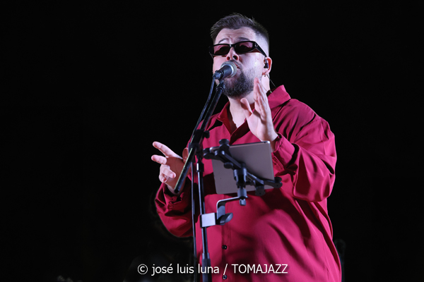 Gospel Lab & Big Band Ciutat d'Eivissa (38 Eivissa Jazz Festival. 2026-09-02) Por José Luis Luna Rocafort [INSTANTZZ AKA Galería fotográfica AKA Fotoblog de jazz, impro… y algo más] - Tomajazz - Gospel Lab & Big Band Ciutat d'Eivissa actuaron en el 38 Eivissa Jazz Festival 2026. José Luis Luna Rocafort lo retrata en INSTANTZZ