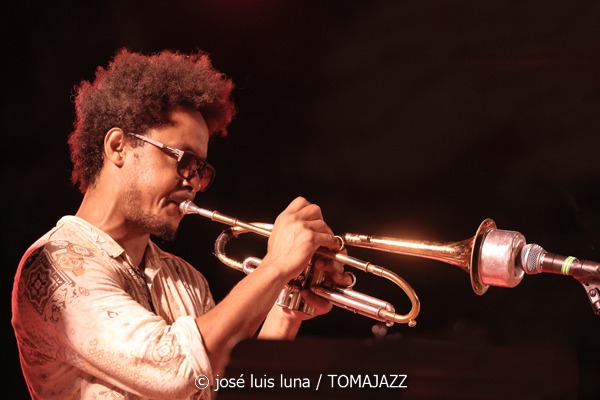 Ibossim Flamenco Ibiza (38 Eivissa Jazz Festival. 2026-09-02) Por José Luis Luna Rocafort [INSTANTZZ AKA Galería fotográfica AKA Fotoblog de jazz, impro… y algo más] - Tomajazz - Ibossim Flamenco Ibiza actuó en el 38 Eivissa Jazz Festival 2026. José Luis Luna Rocafort [INSTANTZZ Noemí Escudero, Pedro García "Brekón", Luis González "El Coco", Marcelo "Tumba Latimba", Carlos Sarduy, Aarón Puente, Omar Guzmán, Alain Ladrón de Guevara, Vicent Tur