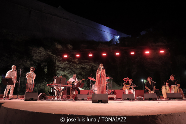 Ibossim Flamenco Ibiza (38 Eivissa Jazz Festival. 2026-09-02) Por José Luis Luna Rocafort [INSTANTZZ AKA Galería fotográfica AKA Fotoblog de jazz, impro… y algo más] - Tomajazz - Ibossim Flamenco Ibiza actuó en el 38 Eivissa Jazz Festival 2026. José Luis Luna Rocafort [INSTANTZZ Noemí Escudero, Pedro García "Brekón", Luis González "El Coco", Marcelo "Tumba Latimba", Carlos Sarduy, Aarón Puente, Omar Guzmán, Alain Ladrón de Guevara, Vicent Tur