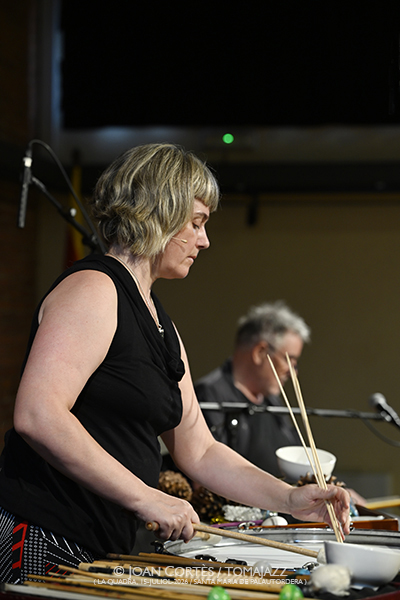 Núria Andorrà & Fred Frith (La Quadra, 2026-07-15 / Santa Maria Palautordera -Barcelona-) Por Joan Cortès [INSTANTZZ AKA Galería fotográfica AKA Fotoblog de jazz, impro… y algo más] - Tomajazz - Núria Andorrà & Fred Frith realizaron una sesión de grabación en La Quadra, Santa Maria Palautordera -Barcelona-, el 15 de julio de 2026. Joan Cortès lo retrata en INSTANTZZ