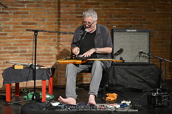 Núria Andorrà & Fred Frith (La Quadra, 2026-07-15 / Santa Maria Palautordera -Barcelona-) Por Joan Cortès [INSTANTZZ AKA Galería fotográfica AKA Fotoblog de jazz, impro… y algo más] - Tomajazz - Núria Andorrà & Fred Frith realizaron una sesión de grabación en La Quadra, Santa Maria Palautordera -Barcelona-, el 15 de julio de 2026. Joan Cortès lo retrata en INSTANTZZ