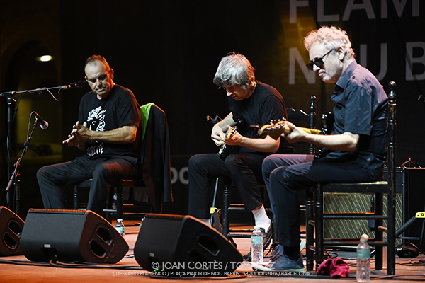 Cantes Malditos / Jesús Méndez & Antonio Higuero (Desvarío Flamenco/ Plaça Major Nou Barris, 2026-07-17 / Barcelona) [2] Por Joan Cortès [Flamencuras AKA INSTANTZZ AKA Galería fotográfica AKA Fotoblog de jazz, impro… y algo más] - Tomajazz - Cantes Malditos / Jesús Méndez & Antonio Higuero actuaron en Desvarío Flamenco en la Plaça Major Nou Barris de Barcelona, el 17 de julio de 2026. Joan Cortès lo retrata en las Flamencuras de INSTANTZZ