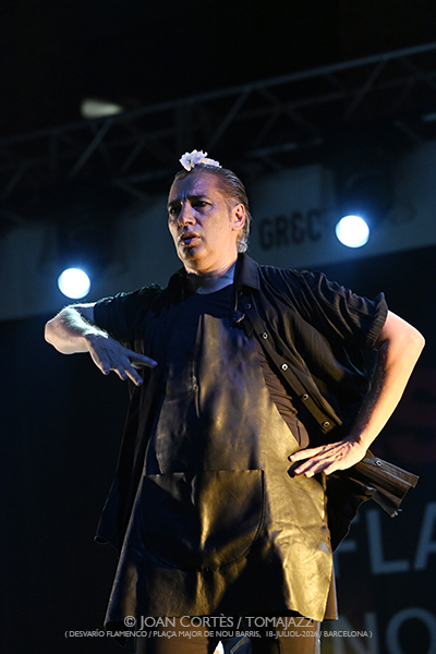 Blasco-Barragán-Maestro / Israel Galván (Desvarío Flamenco/ Plaça Major Nou Barris, 2026-07-18 / Barcelona) [y 3] Por Joan Cortès [Flamencuras AKA INSTANTZZ AKA Galería fotográfica AKA Fotoblog de jazz, impro… y algo más] - Tomajazz - Blasco-Barragán-Maestro e Israel Galván actuaron en (Desvarío Flamenco en la Plaça Major Nou Barris de Barcelona, el 18 de julio de 2026. Joan Cortès lo retrata en las Flamencuras de INSTANTZZ