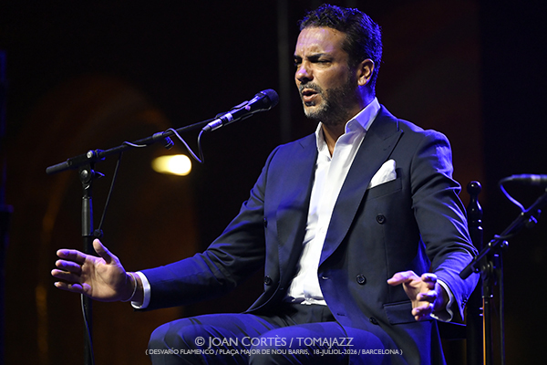 Cantes Malditos / Jesús Méndez & Antonio Higuero (Desvarío Flamenco/ Plaça Major Nou Barris, 2026-07-17 / Barcelona) [2] Por Joan Cortès [Flamencuras AKA INSTANTZZ AKA Galería fotográfica AKA Fotoblog de jazz, impro… y algo más] - Tomajazz - Cantes Malditos / Jesús Méndez & Antonio Higuero actuaron en Desvarío Flamenco en la Plaça Major Nou Barris de Barcelona, el 17 de julio de 2026. Joan Cortès lo retrata en las Flamencuras de INSTANTZZ