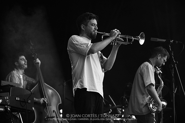 33ème Festival Jazz à Junas 2026 -resumen- [y 6] Por Joan Cortès [INSTANTZZ AKA Galería fotográfica AKA Fotoblog de jazz, impro… y algo más] - Tomajazz - Joan Cortès repasa en imágenes el 33 Festival Jazz à Junas 2026, que tuvo lugar en la localidad Francesa en el mes de julio de 2026