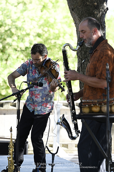 Marion Rampal / Marcin Wasilewski Trio / Prima Canta (33 Festival Jazz à Junas, 2026-07-22 / Junas -Francia-) [01] Por Joan Cortès [INSTANTZZ AKA Galería fotográfica AKA Fotoblog de jazz, impro… y algo más] - Tomajazz - Marion Rampal / Marcin Wasilewski Trio / Prima Canta actuaron en la primera jornada del 33 Festival Jazz à Junas 2026. Joan Cortès lo retrata en INSTANTZZ