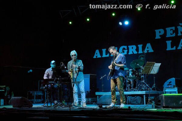 Albert Vila 4tet (feat. Perico Sambeat) (Jazz Alai. Peña Alegría Laurentina, Huesca. 2026-09-12) Por Fabio Galicia [INSTANTZZ AKA Galería fotográfica AKA Fotoblog de jazz, impro… y algo más] - Tomajazz - Albert Vila 4tet (feat. Perico Sambeat) actuó en el Jazz Alai de la Peña Alegría Laurentina de Huesca, el 9 12 de septiembre de 2026. Fabio Galicia lo retrata en INSTANTZZ. Con Albert Vila, Perico Sambeat, Gabriel Casanova, Miguel Ángel Benito
