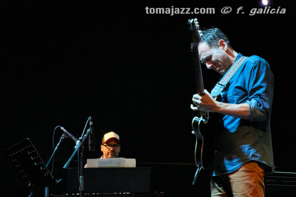 Albert Vila 4tet (feat. Perico Sambeat) (Jazz Alai. Peña Alegría Laurentina, Huesca. 2026-09-12) Por Fabio Galicia [INSTANTZZ AKA Galería fotográfica AKA Fotoblog de jazz, impro… y algo más] - Tomajazz - Albert Vila 4tet (feat. Perico Sambeat) actuó en el Jazz Alai de la Peña Alegría Laurentina de Huesca, el 9 12 de septiembre de 2026. Fabio Galicia lo retrata en INSTANTZZ. Con Albert Vila, Perico Sambeat, Gabriel Casanova, Miguel Ángel Benito