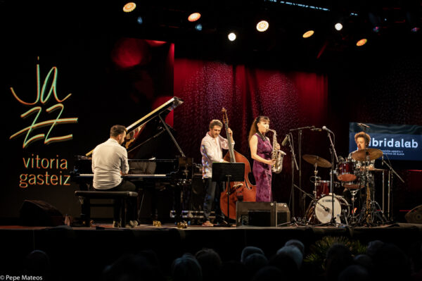 Irene Reig Quartet /Sun Ra Arkestra (49 Festival de Jazz de Vitoria-Gasteiz 2026. 2026-07-16) Por Antonio Torres y Pepe Mateos [Conciertos de Jazz] - Tomajazz - Irene Reig Quartet y Sun Ra Arkestra actuaron en la segunda jornada en Mendizorroza en el 49 Festival de Jazz de Vitoria-Gasteiz 2026. Antonio Torres y Pepe Mateos dan cuenta del concierto