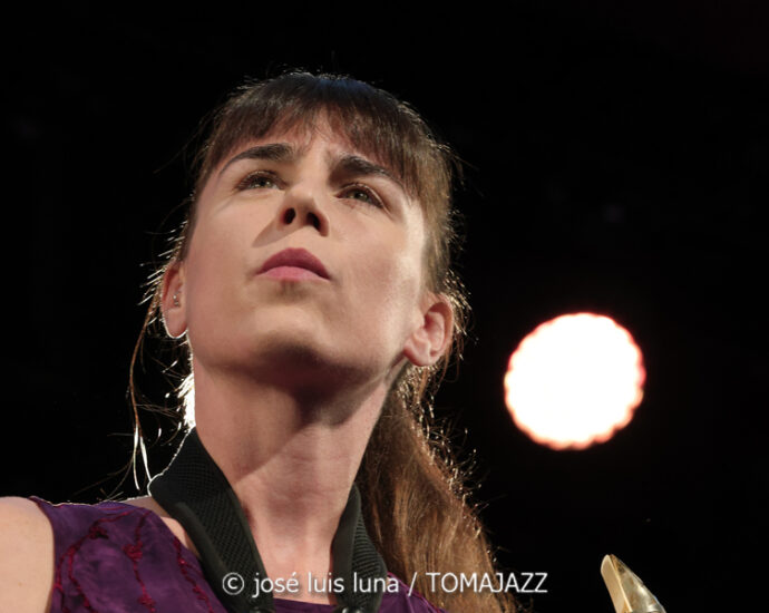 Irene Reig Quartet (49 Festival de Jazz de Vitoria-Gasteiz 2026. 2026-07-16) Por José Luis Luna Rocafort [INSTANTZZ AKA Galería fotográfica AKA Fotoblog de jazz, impro… y algo más] - Tomajazz - Irene Reig Quartet actuó en el 49 Festival de Jazz de Vitoria-Gasteiz 2026. José Luis Luna Rocafort INSTANTZZ retrata el concierto. Con Irene Reig, Xavi Torres, Pau Sala, Andreu Pitarch