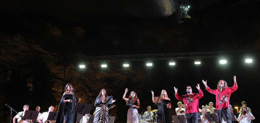 Gospel Lab & Big Band Ciutat d'Eivissa (38 Eivissa Jazz Festival. 2026-09-02) Por José Luis Luna Rocafort [INSTANTZZ AKA Galería fotográfica AKA Fotoblog de jazz, impro… y algo más] - Tomajazz - Gospel Lab & Big Band Ciutat d'Eivissa actuaron en el 38 Eivissa Jazz Festival 2026. José Luis Luna Rocafort lo retrata en INSTANTZZ