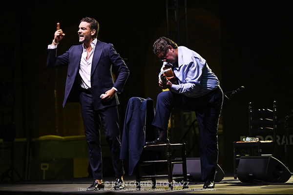 Cantes Malditos / Jesús Méndez & Antonio Higuero (Desvarío Flamenco/ Plaça Major Nou Barris, 2026-07-17 / Barcelona) [2] Por Joan Cortès [Flamencuras AKA INSTANTZZ AKA Galería fotográfica AKA Fotoblog de jazz, impro… y algo más] - Tomajazz - Cantes Malditos / Jesús Méndez & Antonio Higuero actuaron en Desvarío Flamenco en la Plaça Major Nou Barris de Barcelona, el 17 de julio de 2026. Joan Cortès lo retrata en las Flamencuras de INSTANTZZ