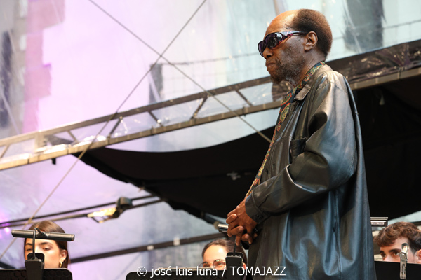 Charles Tolliver Africa/Brass Celebrating Coltrane's Centennial (61 Jazzaldia 2026. Donosti. 2026-07-25) Por José Luis Luna Rocafort [INSTANTZZ AKA Galería fotográfica AKA Fotoblog de jazz, impro… y algo más] - Tomajazz - Charles Tolliver Africa/Brass Celebrating Coltrane's Centennial actuó en el 61 Jazzaldia 2026 en San Sebastián. José Luis Luna Rocafort lo retrata en INSTANTZZ. Con Charles Tolliver, Camille Thurman, Darrell Green, Antonio Faraò, Chris Dahlgren, Eneko Dieguez, Miguel Velasco, Antonio Lozano, Pedro Mullor Boix, Ariadna Alcober Lizana, Alba Castellanos Fernández, Galder Oneca Fuentes, Nicolás Chasco, Alessio Lubrano, Ander Caro, Asier Iturbe, Aníbal Andrés, Aránzazu Rodríguez
