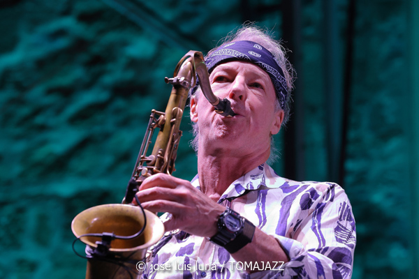 Marcus Miller: We Want Miles! (61 Jazzaldia 2026. Donosti. 2026-07-25) Por José Luis Luna Rocafort [INSTANTZZ AKA Galería fotográfica AKA Fotoblog de jazz, impro… y algo más] - Tomajazz - Marcus Miller: We Want Miles! actuó en el 61 Jazzaldia 2026. José Luis Luna Rocafort lo retrata en INSTANTZZ. Con