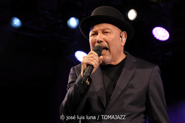 Rubén Blades con Roberto Delgado Big Band (49 Festival de Jazz de Vitoria-Gasteiz 2026. 2026-07-17) Por José Luis Luna Rocafort [INSTANTZZ AKA Galería fotográfica AKA Fotoblog de jazz, impro… y algo más] - Tomajazz - Rubén Blades con Roberto Delgado Big Band actuó en el 49 Festival de Jazz de Vitoria-Gasteiz 2026. José Luis Luna Rocafort lo retrata en INSTANTZZ. Con Rubén Blades, Roberto Delgado, Iván Navarro, Luis Carlos Pérez, Carlos Agrazal, Miguel Arau, Carlos Ubarte, Alejandro Castillo, Emaus Montero, Juan Carlos López, Roberto Ruiz, Avenicio Núñez, Francisco Delvecchio, Higinio Flores, Idígoras Bethancourt, Juan Berna, Luis E. Becerra, Ademir Berrocal, Raúl Rivera, José Ramón Guerra, Daniel Jiménez-Bloise