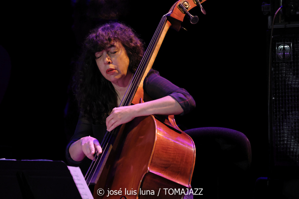 Louis Sclavis Quintet: India (61 Jazzaldia 2026. Donosti. 2026-07-26) Por José Luis Luna Rocafort [INSTANTZZ AKA Galería fotográfica AKA Fotoblog de jazz, impro… y algo más] - Tomajazz - Louis Sclavis Quintet: India actuó en el 61 Jazzaldia 2026. José Luis Luna Rocafort lo retrata en INSTANTZZ. Con Louis Sclavis, Sarah Murcia, Benjamin Moussay, Olivier Laisney, Christophe Lavergne