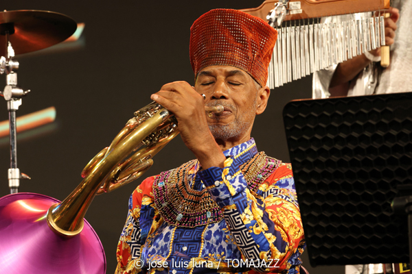 Sun Ra Arkestra (49 Festival de Jazz de Vitoria-Gasteiz 2026. 2026-07-16) Por José Luis Luna Rocafort [INSTANTZZ AKA Galería fotográfica AKA Fotoblog de jazz, impro… y algo más] - Tomajazz - Sun Ra Arkestra actuó en el 49 Festival de Jazz de Vitoria-Gasteiz 2026. 2026-07-16) Por José Luis Luna Rocafort [INSTANTZZ Tara Middleton, Knoel Scott, Chris Hemingway, James Stewart, Alex Harding, Michael Ray, Cecil Brooks, Andrae Murchison, Vicent Chancey, Lafayette Gilchrist, Stephen Killion, Carl Le Blanc, George Gary, Elson Nascimento, Jose Da Silva