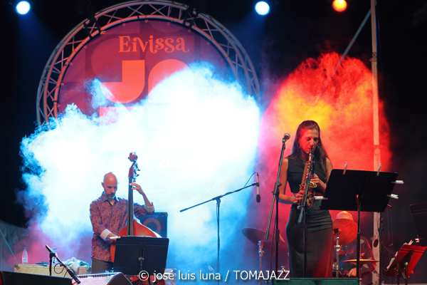 Eivissa Jazz Experience 2026 (38 Eivissa Jazz Festival. 2026-09-04) Por José Luis Luna Rocafort [INSTANTZZ AKA Galería fotográfica AKA Fotoblog de jazz, impro… y algo más] - Tomajazz - Eivissa Jazz Experience 2026 en el 38 Eivissa Jazz Festival, el 4 de septiembre de 2026. José Luis Luna Rocafort retrata en INSTANTZZ una propuesta clásica el Festival de Jazz de Ibiza. En 2026 con Abe Rábade, Ramon Prats, Toño Miguel, Eva Fernández, Alejandro Vargas, Antoni Marí