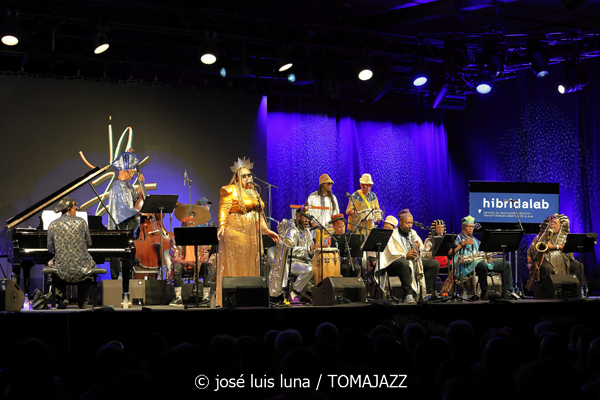 Sun Ra Arkestra (49 Festival de Jazz de Vitoria-Gasteiz 2026. 2026-07-16) Por José Luis Luna Rocafort [INSTANTZZ AKA Galería fotográfica AKA Fotoblog de jazz, impro… y algo más] - Tomajazz - Sun Ra Arkestra actuó en el 49 Festival de Jazz de Vitoria-Gasteiz 2026. José Luis Luna Rocafort lo retrata en INSTANTZZ. Sun Ra Arkestra son Tara Middleton, Knoel Scott, Chris Hemingway, James Stewart, Alex Harding, Michael Ray, Cecil Brooks, Andrae Murchison, Vicent Chancey, Lafayette Gilchrist, Stephen Killion, Carl Le Blanc, George Gary, Elson Nascimento, Jose Da Silva