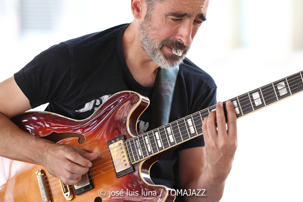 Ibaia Dúo (49 Festival de Jazz de Vitoria-Gasteiz 2026. 2026-07-12) Por José Luis Luna Rocafort [INSTANTZZ AKA Galería fotográfica AKA Fotoblog de jazz, impro… y algo más] - Tomajazz - Ibaia Dúo actuo en el 49 Festival de Jazz de Vitoria-Gasteiz 2026. José Luis Luna Rocafort lo retrata en INSTANTZZ. Actuaron Amaia Cantero, Ibón Díaz, Felix Lekuona "Rioja"