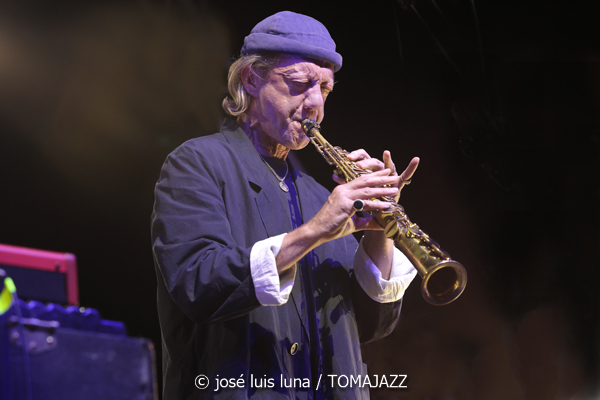 The Illusions & Nathan Haines (38 Eivissa Jazz Festival. 2026-09-03) Por José Luis Luna Rocafort [INSTANTZZ AKA Galería fotográfica AKA Fotoblog de jazz, impro… y algo más] - Tomajazz - The Illusions & Nathan Haines actuaron en el 38 Eivissa Jazz Festival. José Luis Luna Rocafort lo retrata en INSTANTZZ. Participaron Pere Navarro, Franco Botto, Antonio Blakstad, Antoni Marí, Antonio Prosper, Arturo García, Katana McKenzie, Nathan Haines