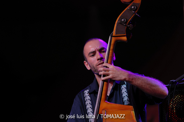 Antoni Marí Sextet (38 Eivissa Jazz Festival. 2026-09-04) Por José Luis Luna Rocafort [INSTANTZZ AKA Galería fotográfica AKA Fotoblog de jazz, impro… y algo más] - Tomajazz - Antoni Marí Sextet actuó en el 38 Eivissa Jazz Festival 2026. José Luis Luna Rocafort lo retrata en INSTANTZZ. Con Antoni Marí, Oriol Vallés, Gabriel Amargant, Guillaume Coulbois, Ot Granados, Rubén Bueno