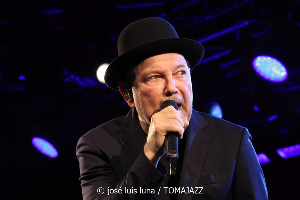 Rubén Blades con Roberto Delgado Big Band (49 Festival de Jazz de Vitoria-Gasteiz 2026. 2026-07-17) Por José Luis Luna Rocafort [INSTANTZZ AKA Galería fotográfica AKA Fotoblog de jazz, impro… y algo más] - Tomajazz - Rubén Blades con Roberto Delgado Big Band actuó en el 49 Festival de Jazz de Vitoria-Gasteiz 2026. José Luis Luna Rocafort lo retrata en INSTANTZZ. Con Rubén Blades, Roberto Delgado, Iván Navarro, Luis Carlos Pérez, Carlos Agrazal, Miguel Arau, Carlos Ubarte, Alejandro Castillo, Emaus Montero, Juan Carlos López, Roberto Ruiz, Avenicio Núñez, Francisco Delvecchio, Higinio Flores, Idígoras Bethancourt, Juan Berna, Luis E. Becerra, Ademir Berrocal, Raúl Rivera, José Ramón Guerra, Daniel Jiménez-Bloise