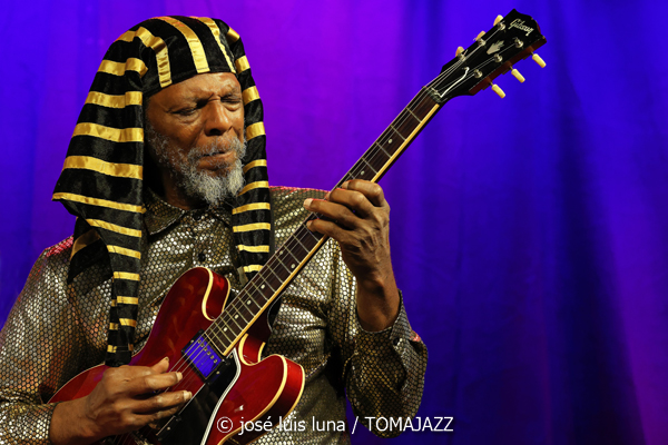 Sun Ra Arkestra (49 Festival de Jazz de Vitoria-Gasteiz 2026. 2026-07-16) Por José Luis Luna Rocafort [INSTANTZZ AKA Galería fotográfica AKA Fotoblog de jazz, impro… y algo más] - Tomajazz - Sun Ra Arkestra actuó en el 49 Festival de Jazz de Vitoria-Gasteiz 2026. José Luis Luna Rocafort lo retrata en INSTANTZZ. Sun Ra Arkestra son Tara Middleton, Knoel Scott, Chris Hemingway, James Stewart, Alex Harding, Michael Ray, Cecil Brooks, Andrae Murchison, Vicent Chancey, Lafayette Gilchrist, Stephen Killion, Carl Le Blanc, George Gary, Elson Nascimento, Jose Da Silva