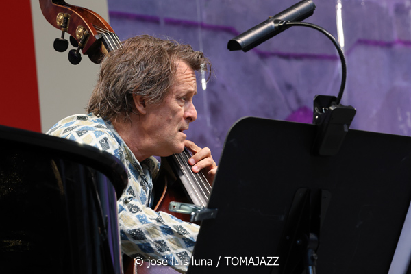 Charles Tolliver Africa/Brass Celebrating Coltrane's Centennial (61 Jazzaldia 2026. Donosti. 2026-07-25) Por José Luis Luna Rocafort [INSTANTZZ AKA Galería fotográfica AKA Fotoblog de jazz, impro… y algo más] - Tomajazz - Charles Tolliver Africa/Brass Celebrating Coltrane's Centennial actuó en el 61 Jazzaldia 2026 en San Sebastián. José Luis Luna Rocafort lo retrata en INSTANTZZ. Con Charles Tolliver, Camille Thurman, Darrell Green, Antonio Faraò, Chris Dahlgren, Eneko Dieguez, Miguel Velasco, Antonio Lozano, Pedro Mullor Boix, Ariadna Alcober Lizana, Alba Castellanos Fernández, Galder Oneca Fuentes, Nicolás Chasco, Alessio Lubrano, Ander Caro, Asier Iturbe, Aníbal Andrés, Aránzazu Rodríguez