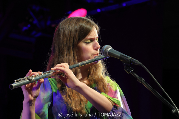 Magalí Sare & Manel Fortià (49 Festival de Jazz de Vitoria-Gasteiz 2026. 2026-07-17) Por José Luis Luna Rocafort [INSTANTZZ AKA Galería fotográfica AKA Fotoblog de jazz, impro… y algo más] - Tomajazz - Magalí Sare & Manel Fortià actuaron en el 49 Festival de Jazz de Vitoria-Gasteiz 2026. 2026-07-17) Por José Luis Luna Rocafort [INSTANTZZ
