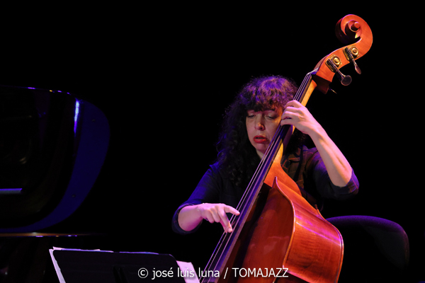 Louis Sclavis Quintet: India (61 Jazzaldia 2026. Donosti. 2026-07-26) Por José Luis Luna Rocafort [INSTANTZZ AKA Galería fotográfica AKA Fotoblog de jazz, impro… y algo más] - Tomajazz - Louis Sclavis Quintet: India actuó en el 61 Jazzaldia 2026. José Luis Luna Rocafort lo retrata en INSTANTZZ. Con Louis Sclavis, Sarah Murcia, Benjamin Moussay, Olivier Laisney, Christophe Lavergne