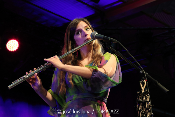 Magalí Sare & Manel Fortià (49 Festival de Jazz de Vitoria-Gasteiz 2026. 2026-07-17) Por José Luis Luna Rocafort [INSTANTZZ AKA Galería fotográfica AKA Fotoblog de jazz, impro… y algo más] - Tomajazz - Magalí Sare & Manel Fortià actuaron en el 49 Festival de Jazz de Vitoria-Gasteiz 2026. 2026-07-17) Por José Luis Luna Rocafort [INSTANTZZ
