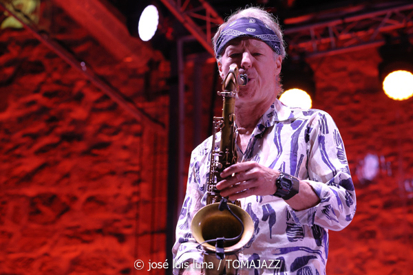 Marcus Miller: We Want Miles! (61 Jazzaldia 2026. Donosti. 2026-07-25) Por José Luis Luna Rocafort [INSTANTZZ AKA Galería fotográfica AKA Fotoblog de jazz, impro… y algo más] - Tomajazz - Marcus Miller: We Want Miles! actuó en el 61 Jazzaldia 2026. José Luis Luna Rocafort lo retrata en INSTANTZZ. Con