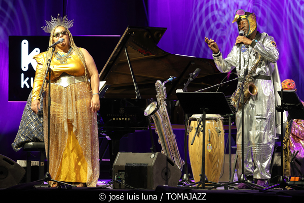 Sun Ra Arkestra (49 Festival de Jazz de Vitoria-Gasteiz 2026. 2026-07-16) Por José Luis Luna Rocafort [INSTANTZZ AKA Galería fotográfica AKA Fotoblog de jazz, impro… y algo más] - Tomajazz - Sun Ra Arkestra actuó en el 49 Festival de Jazz de Vitoria-Gasteiz 2026. José Luis Luna Rocafort lo retrata en INSTANTZZ. Sun Ra Arkestra son Tara Middleton, Knoel Scott, Chris Hemingway, James Stewart, Alex Harding, Michael Ray, Cecil Brooks, Andrae Murchison, Vicent Chancey, Lafayette Gilchrist, Stephen Killion, Carl Le Blanc, George Gary, Elson Nascimento, Jose Da Silva