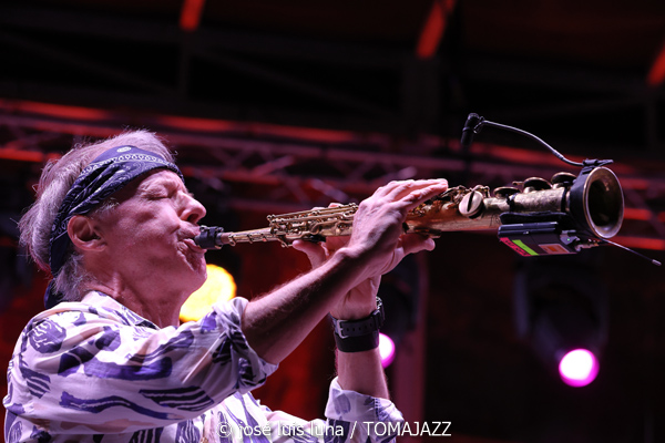 Marcus Miller: We Want Miles! (61 Jazzaldia 2026. Donosti. 2026-07-25) Por José Luis Luna Rocafort [INSTANTZZ AKA Galería fotográfica AKA Fotoblog de jazz, impro… y algo más] - Tomajazz - Marcus Miller: We Want Miles! actuó en el 61 Jazzaldia 2026. José Luis Luna Rocafort lo retrata en INSTANTZZ. Con