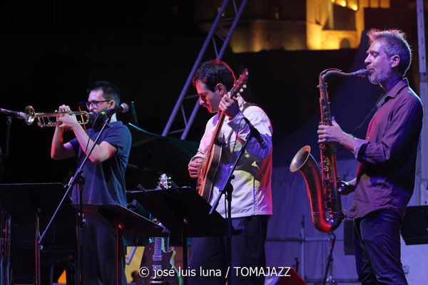 Antoni Marí Sextet (38 Eivissa Jazz Festival. 2026-09-04) Por José Luis Luna Rocafort [INSTANTZZ AKA Galería fotográfica AKA Fotoblog de jazz, impro… y algo más] - Tomajazz - Antoni Marí Sextet actuó en el 38 Eivissa Jazz Festival 2026. José Luis Luna Rocafort lo retrata en INSTANTZZ. Con Antoni Marí, Oriol Vallés, Gabriel Amargant, Guillaume Coulbois, Ot Granados, Rubén Bueno
