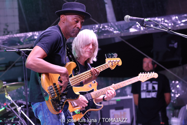 Marcus Miller: We Want Miles! (61 Jazzaldia 2026. Donosti. 2026-07-25) Por José Luis Luna Rocafort [INSTANTZZ AKA Galería fotográfica AKA Fotoblog de jazz, impro… y algo más] - Tomajazz - Marcus Miller: We Want Miles! actuó en el 61 Jazzaldia 2026. José Luis Luna Rocafort lo retrata en INSTANTZZ. Con Marcus Miller, Mike Stern, Bill Evans, Russell Gunn, Mino Cinelu, Brett Williams, Anwar Marshall